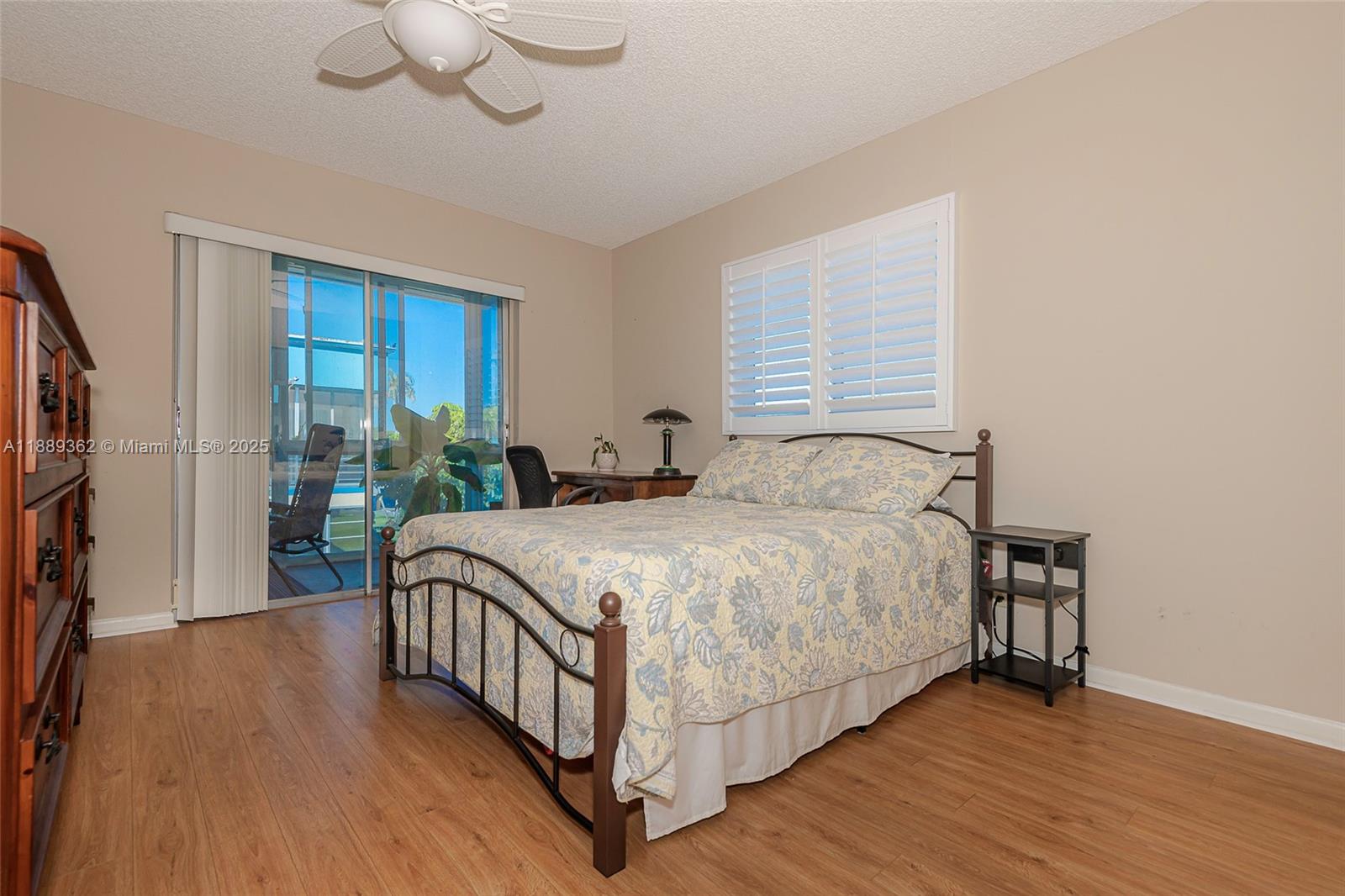 KINGS POINT BURGUNDY COND - Residential