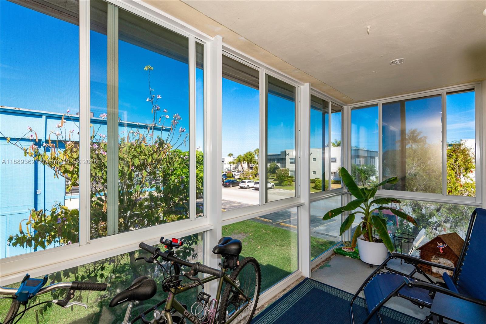 KINGS POINT BURGUNDY COND - Residential