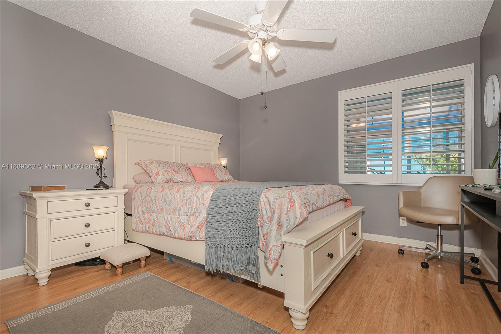 KINGS POINT BURGUNDY COND - Residential