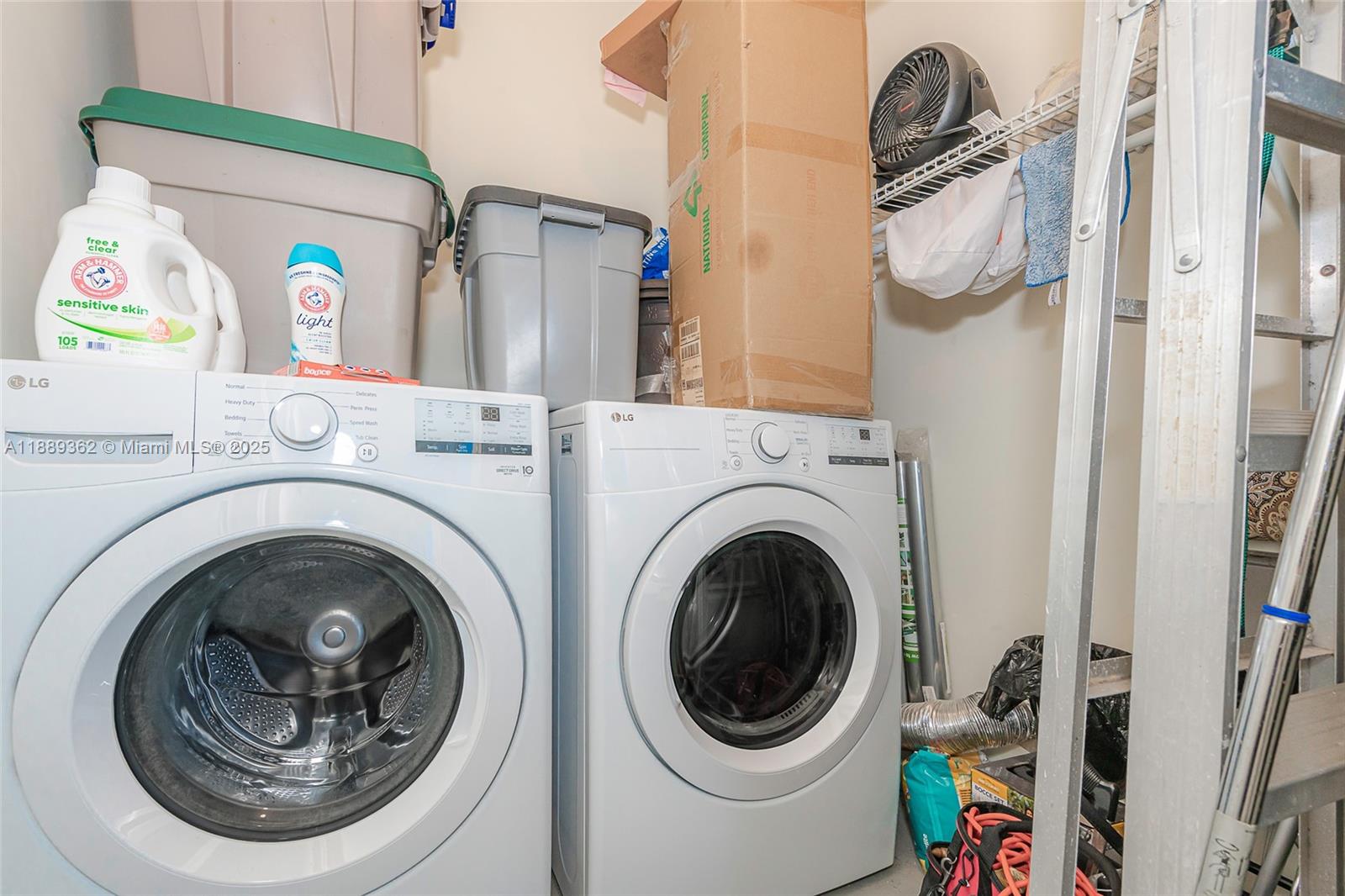 KINGS POINT BURGUNDY COND - Residential