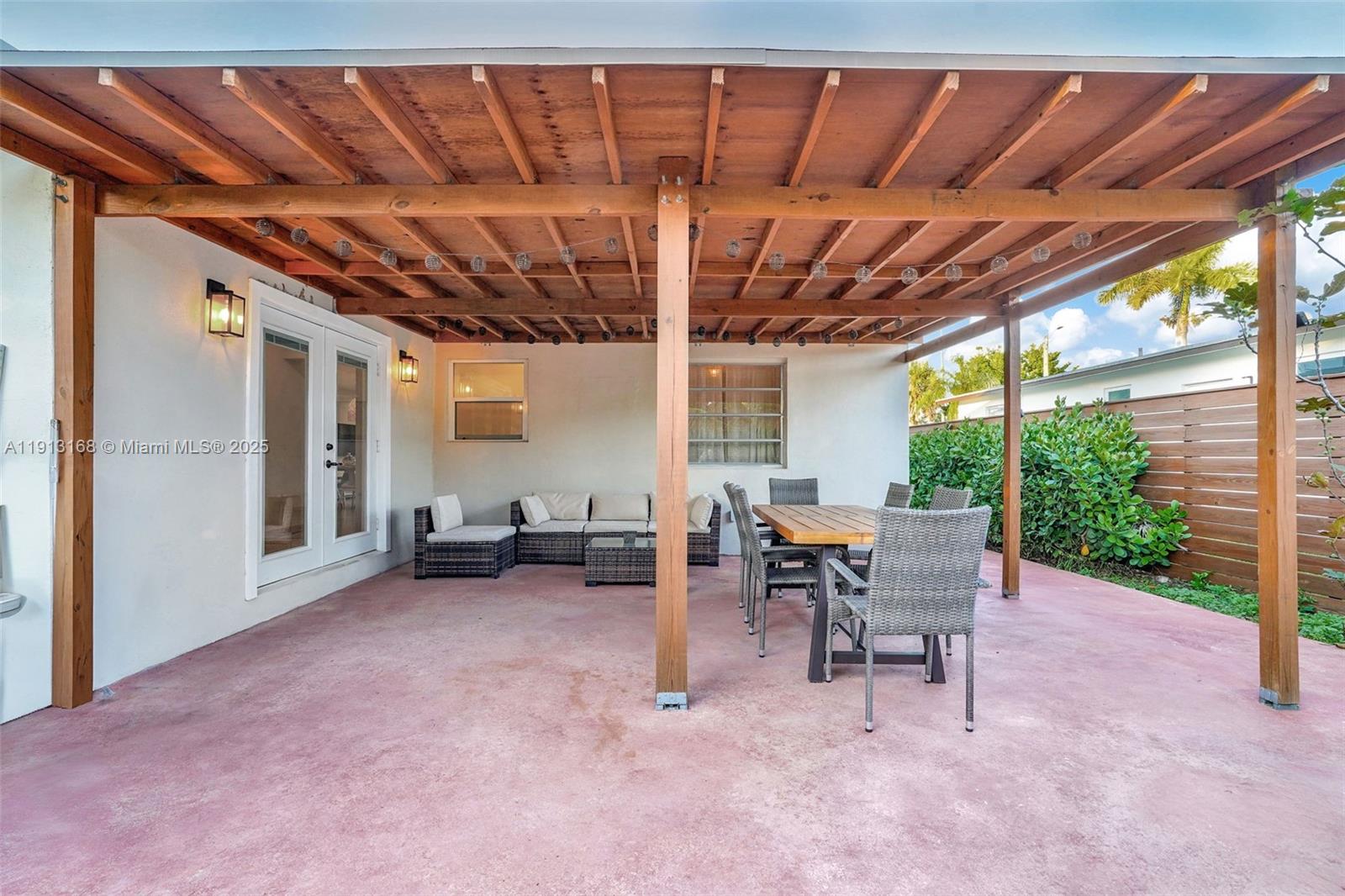 ANDERSON VILLAS - Residential