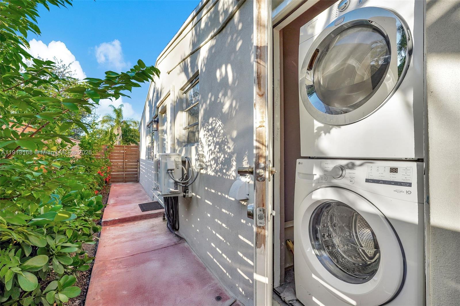 ANDERSON VILLAS - Residential