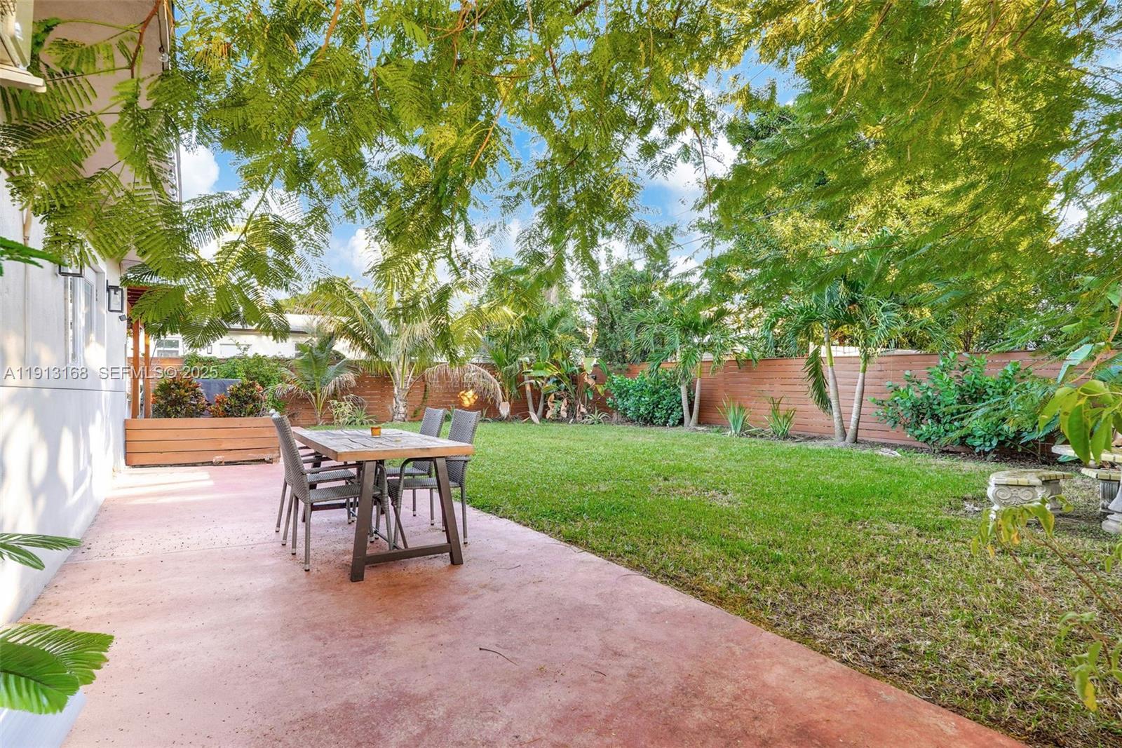 ANDERSON VILLAS - Residential