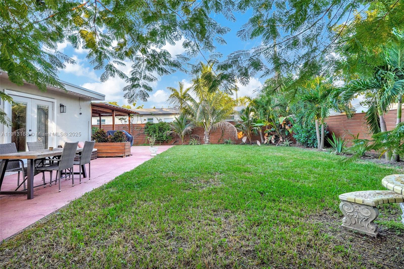 ANDERSON VILLAS - Residential