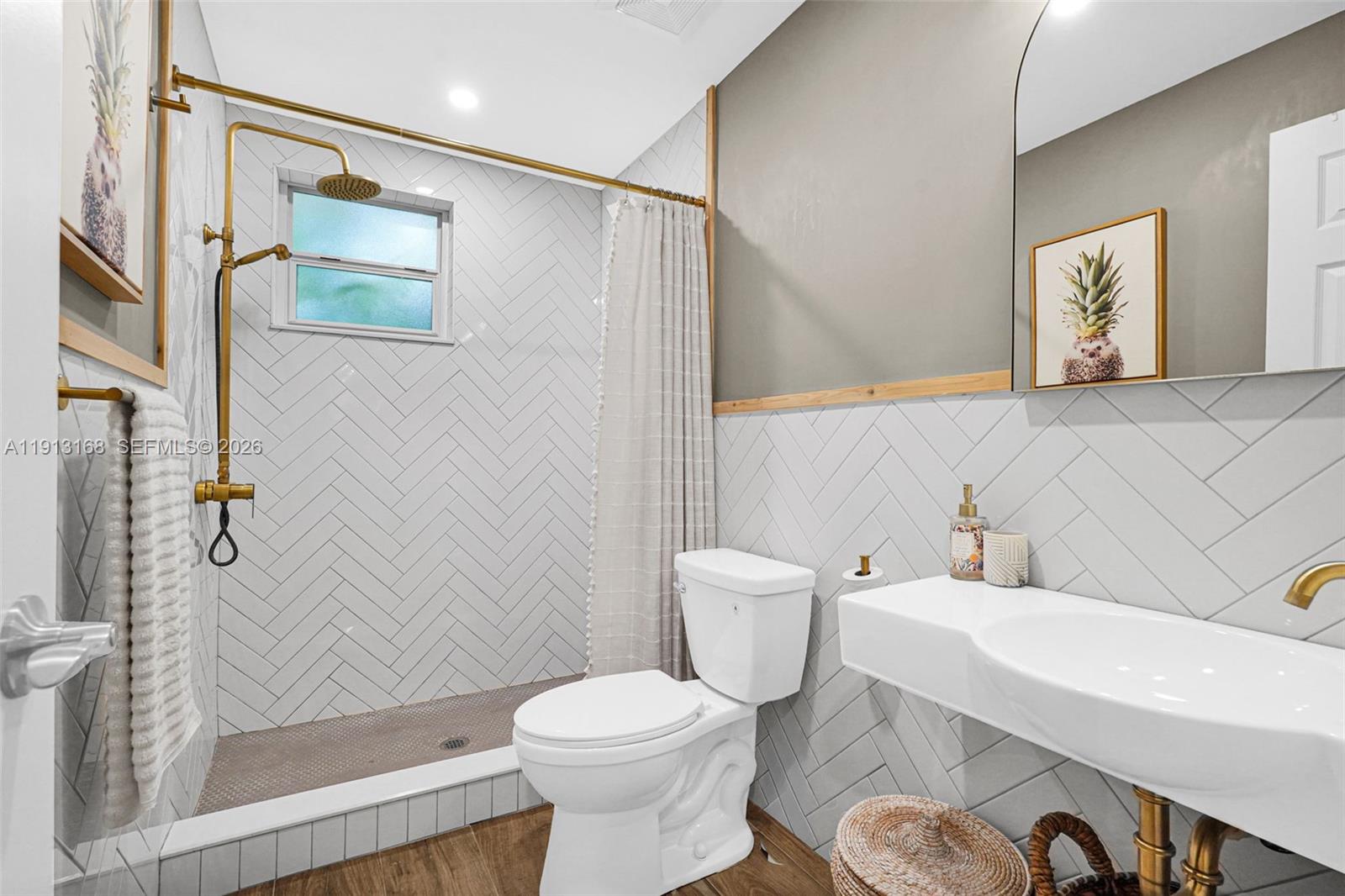 ANDERSON VILLAS - Residential