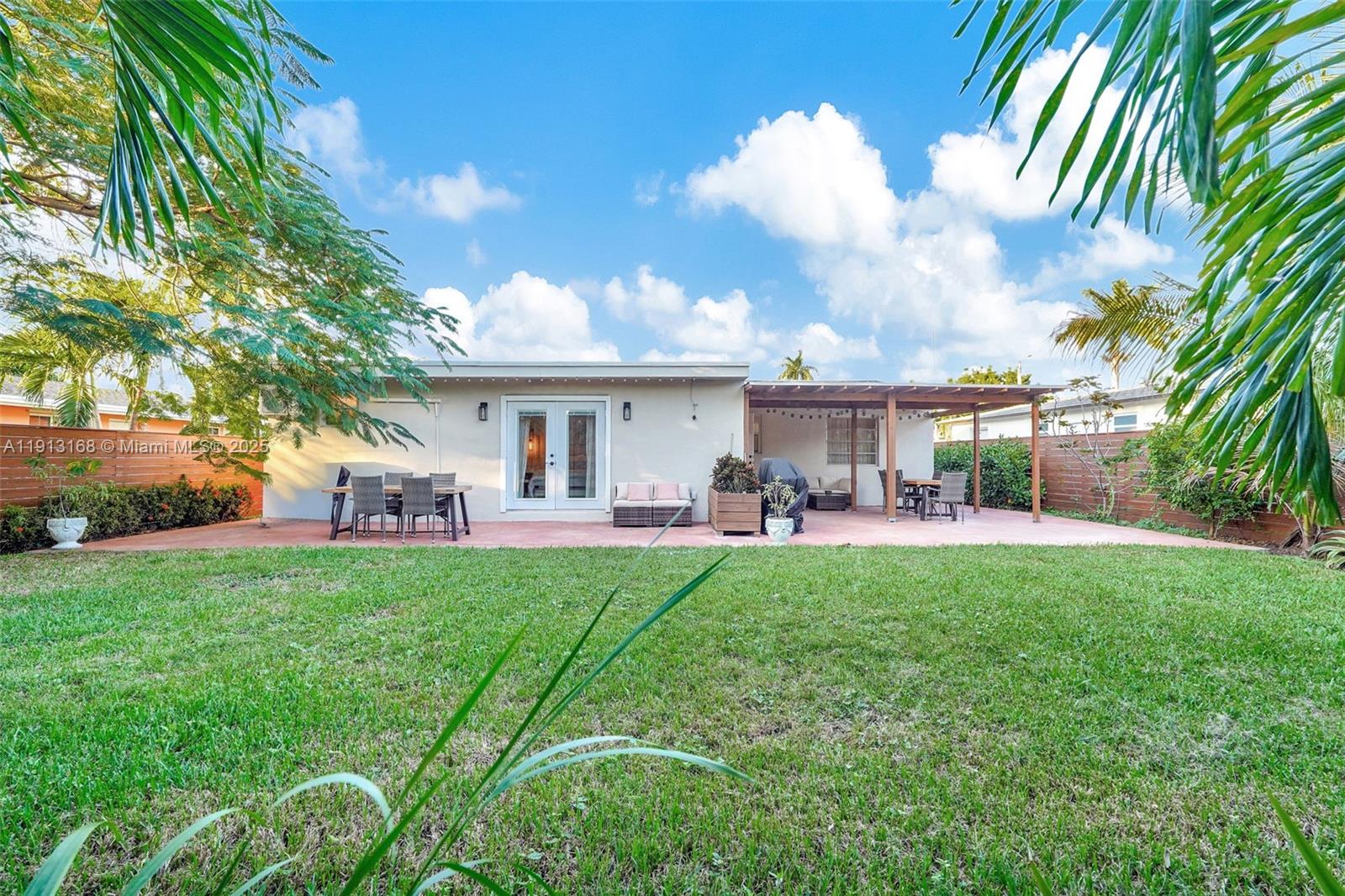 ANDERSON VILLAS - Residential