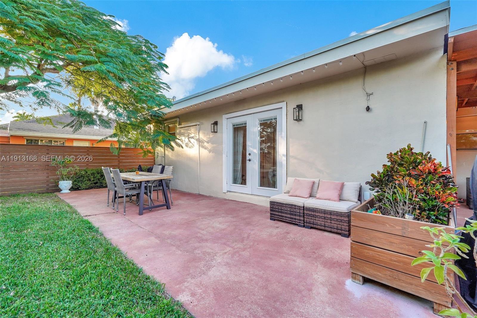 ANDERSON VILLAS - Residential