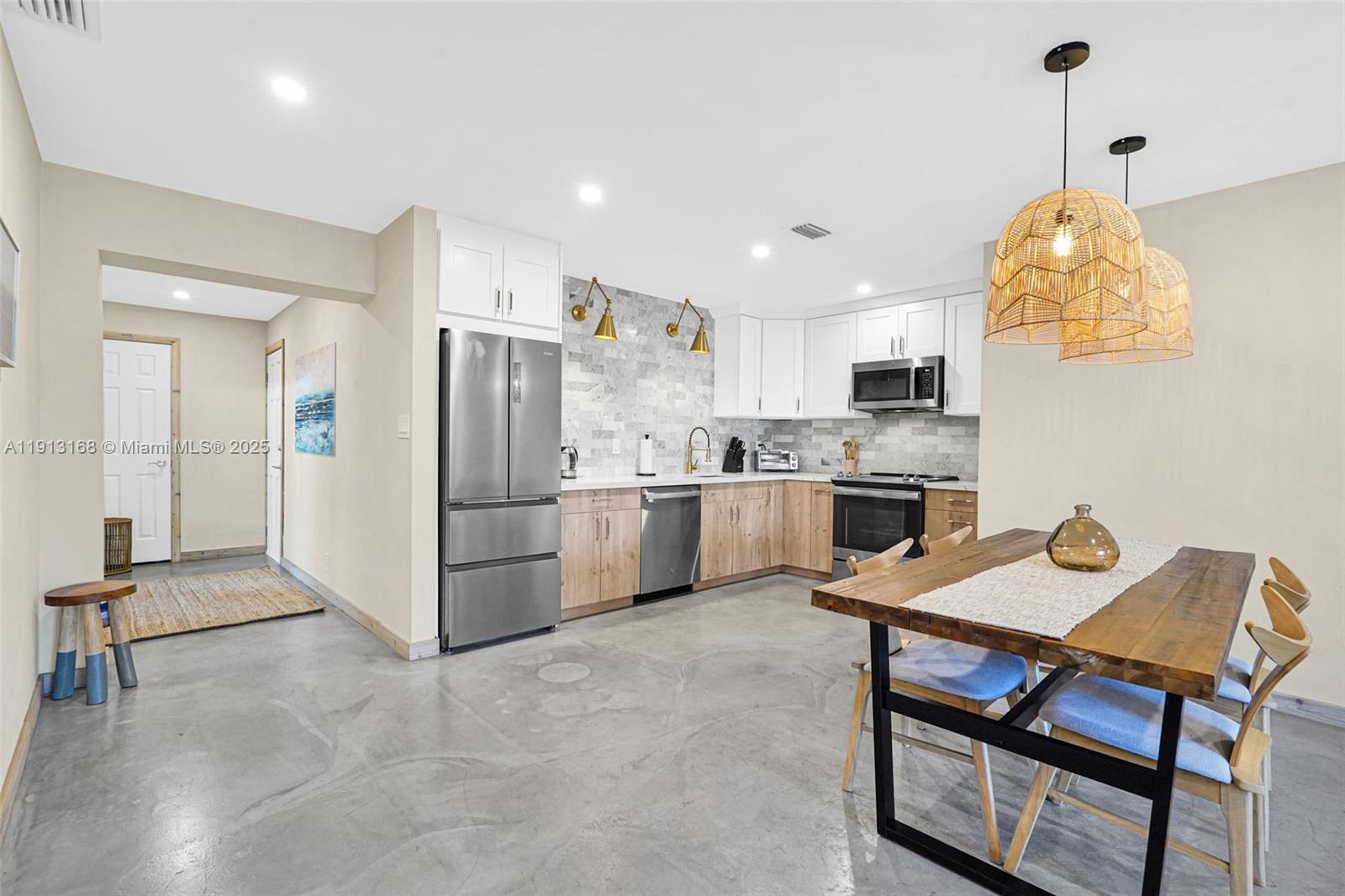 ANDERSON VILLAS - Residential