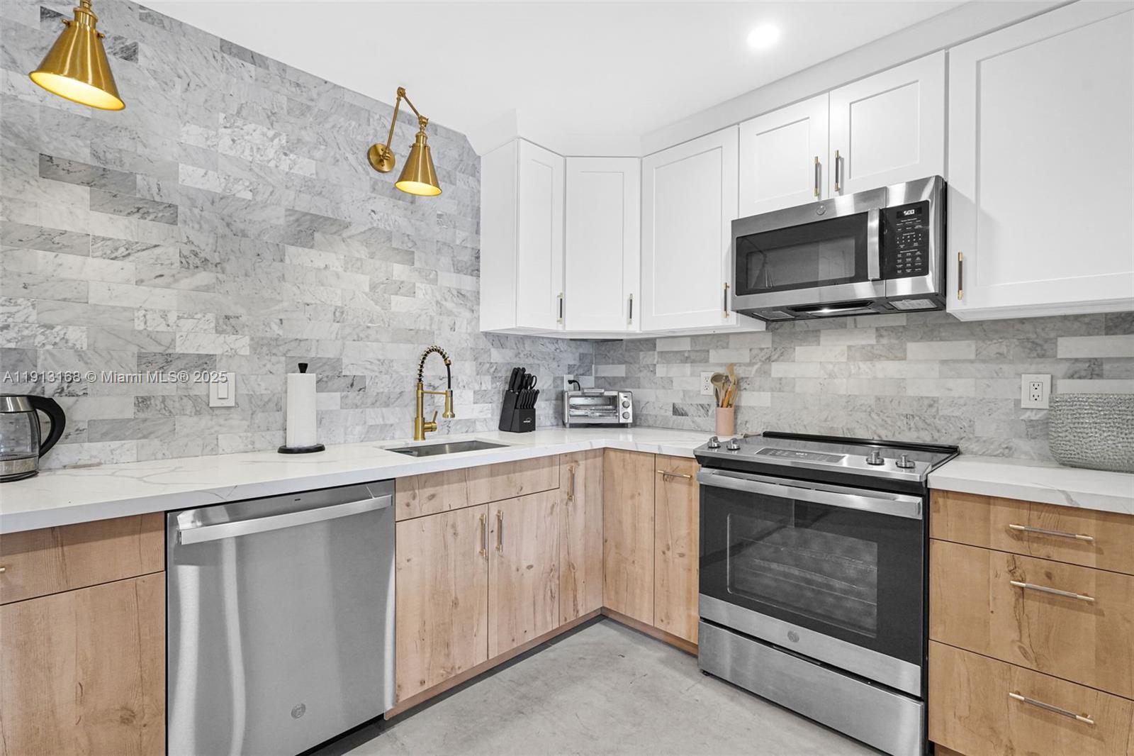 ANDERSON VILLAS - Residential