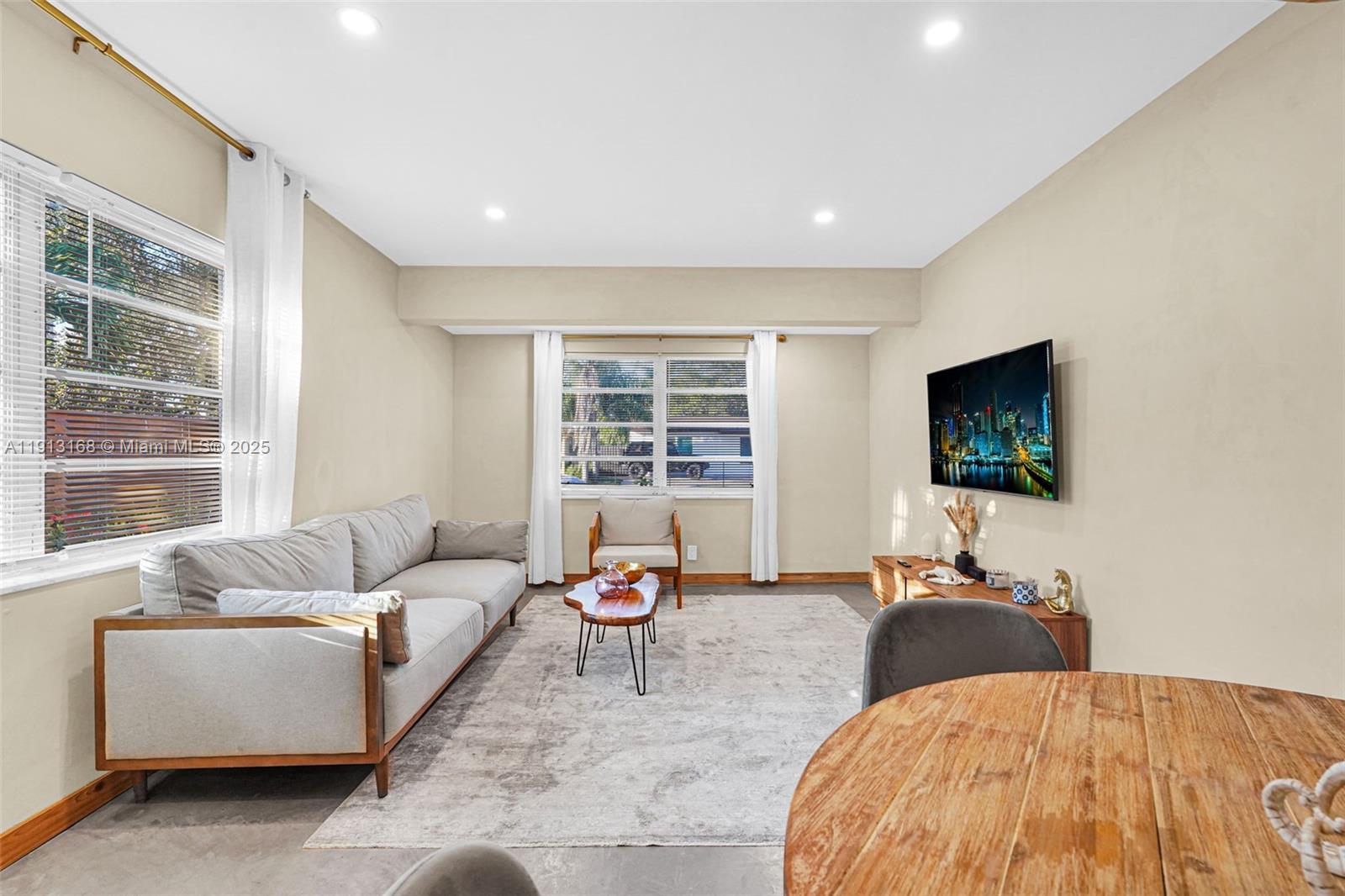 ANDERSON VILLAS - Residential