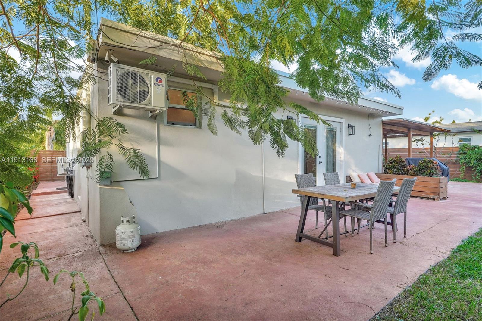 ANDERSON VILLAS - Residential