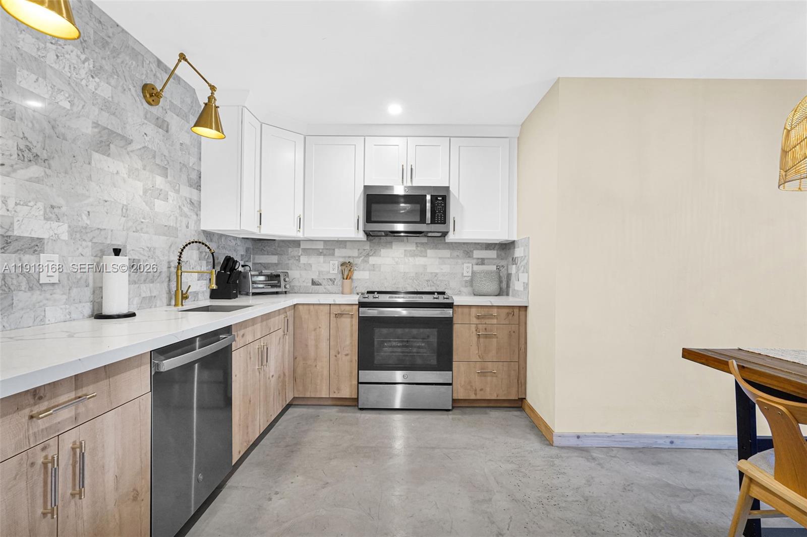 ANDERSON VILLAS - Residential