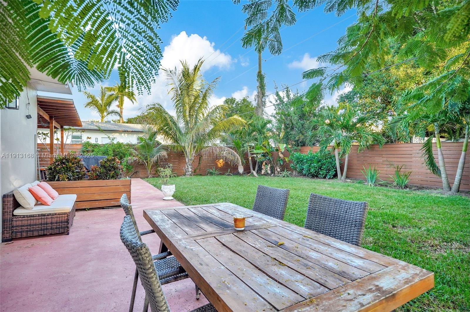 ANDERSON VILLAS - Residential