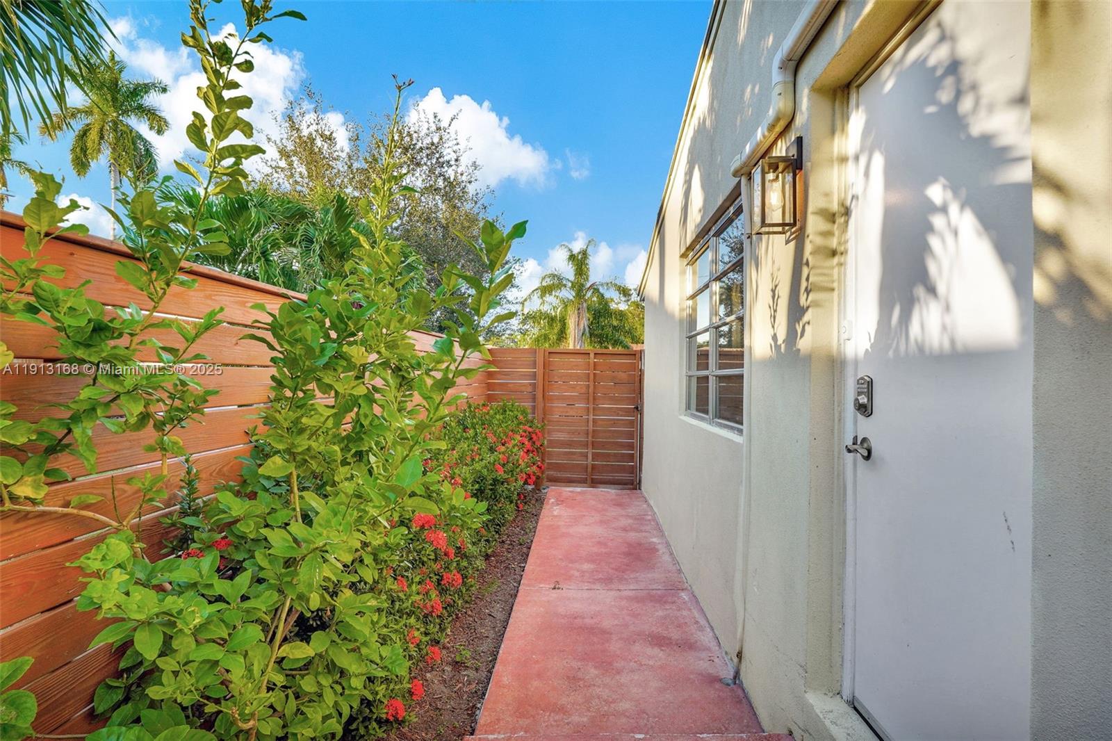 ANDERSON VILLAS - Residential