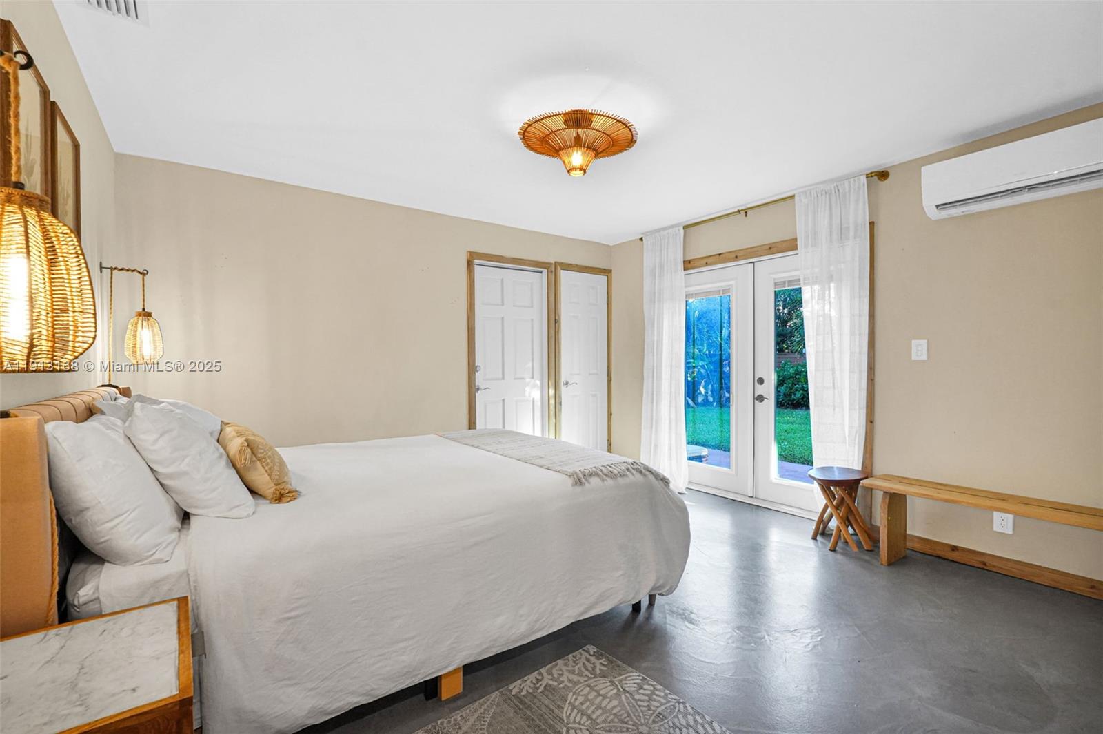 ANDERSON VILLAS - Residential