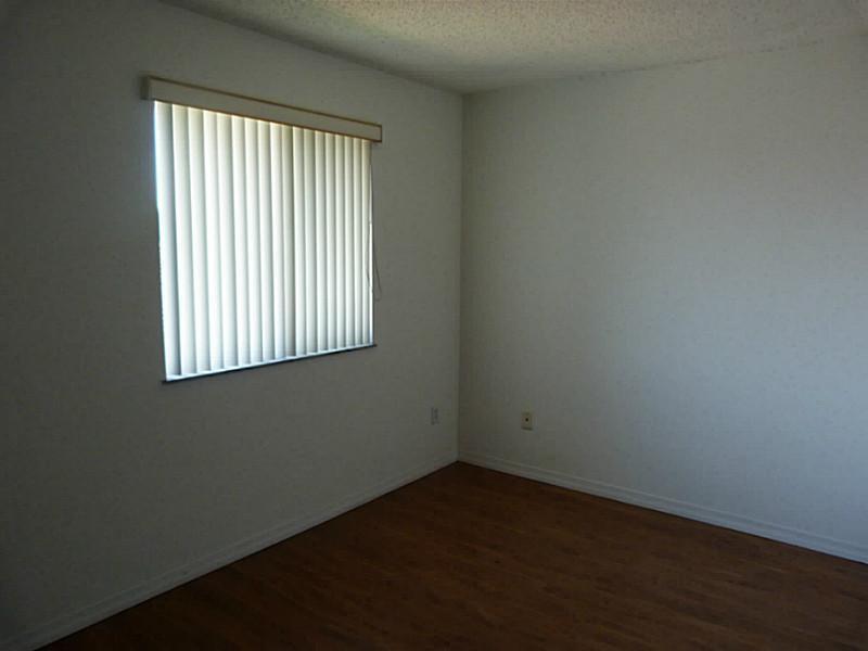 TAMARIND GROVE VILLAS CON - Residential Lease