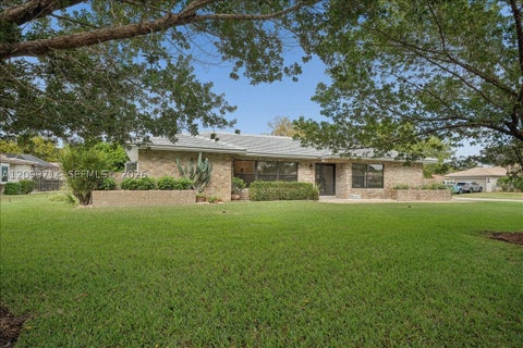 Photo of 9913 SW 1st Ct, Coral Springs, FL 33071 (MLS # A12099714)