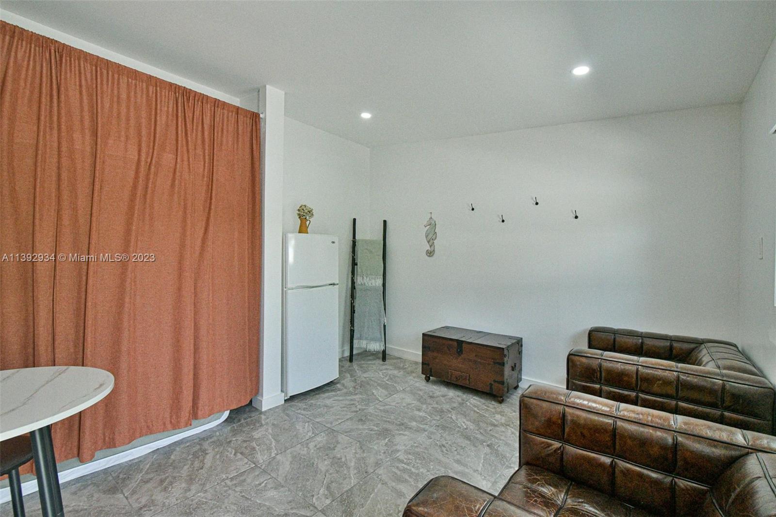 HOPPERS GARDEN TRACTS - Residential