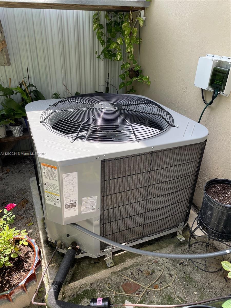 HOPPERS GARDEN TRACTS - Residential