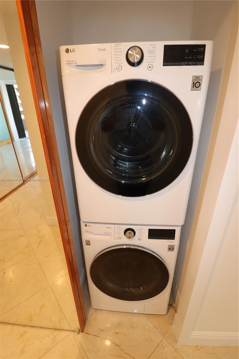 KEY COLONY NO 1 - Residential Lease