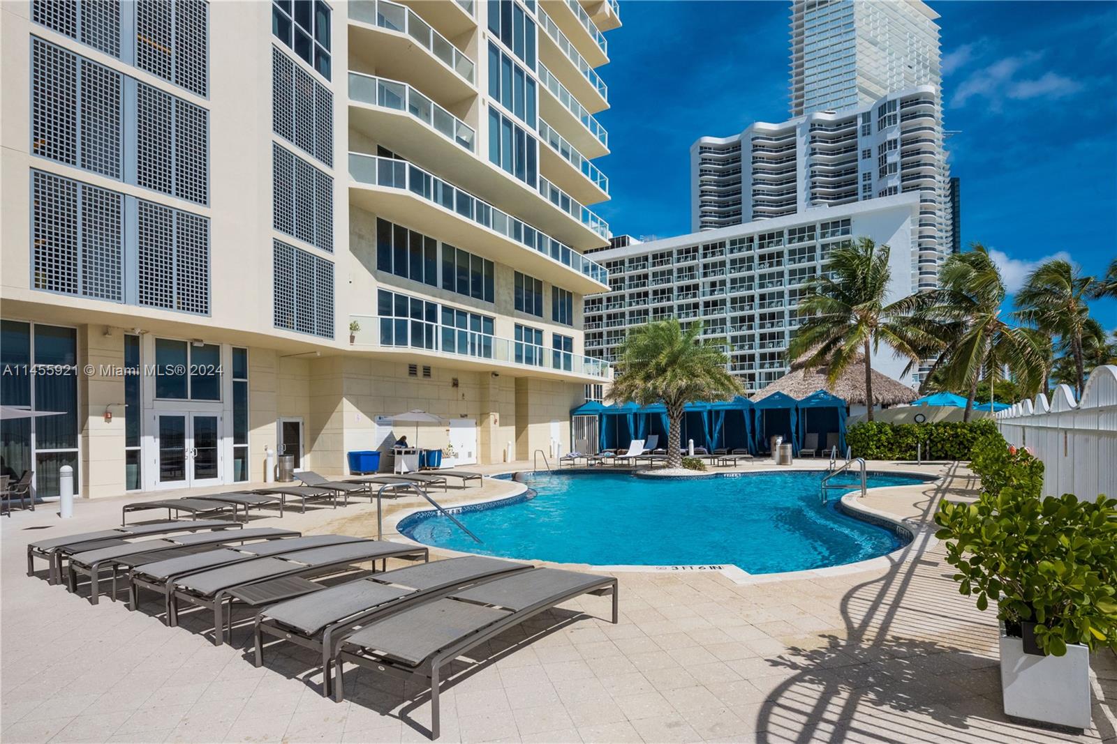 LA PERLA CONDO - Residential Lease