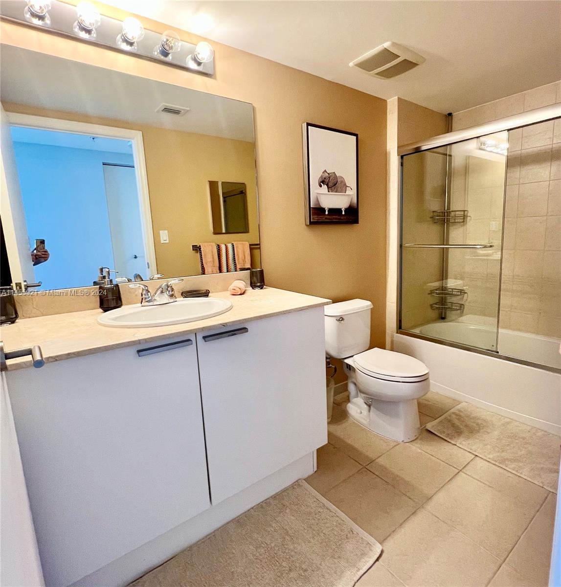 LA PERLA CONDO - Residential Lease