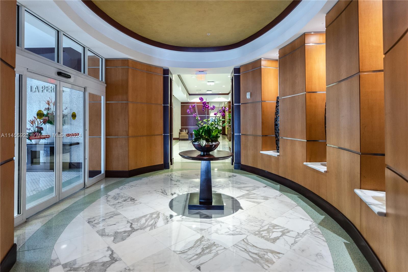 LA PERLA CONDO - Residential Lease