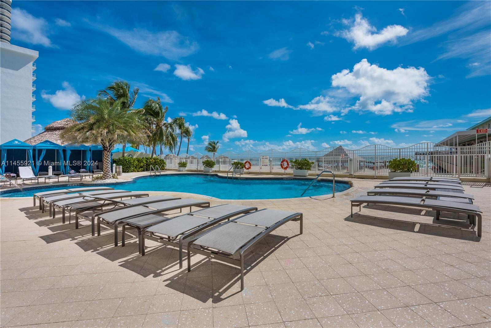 LA PERLA CONDO - Residential Lease