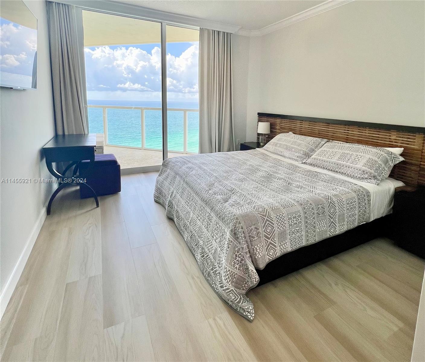 LA PERLA CONDO - Residential Lease