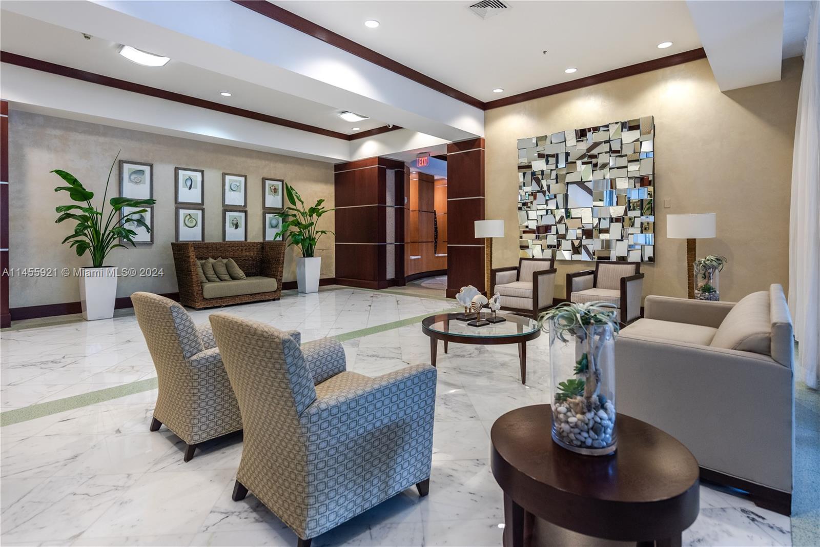 LA PERLA CONDO - Residential Lease