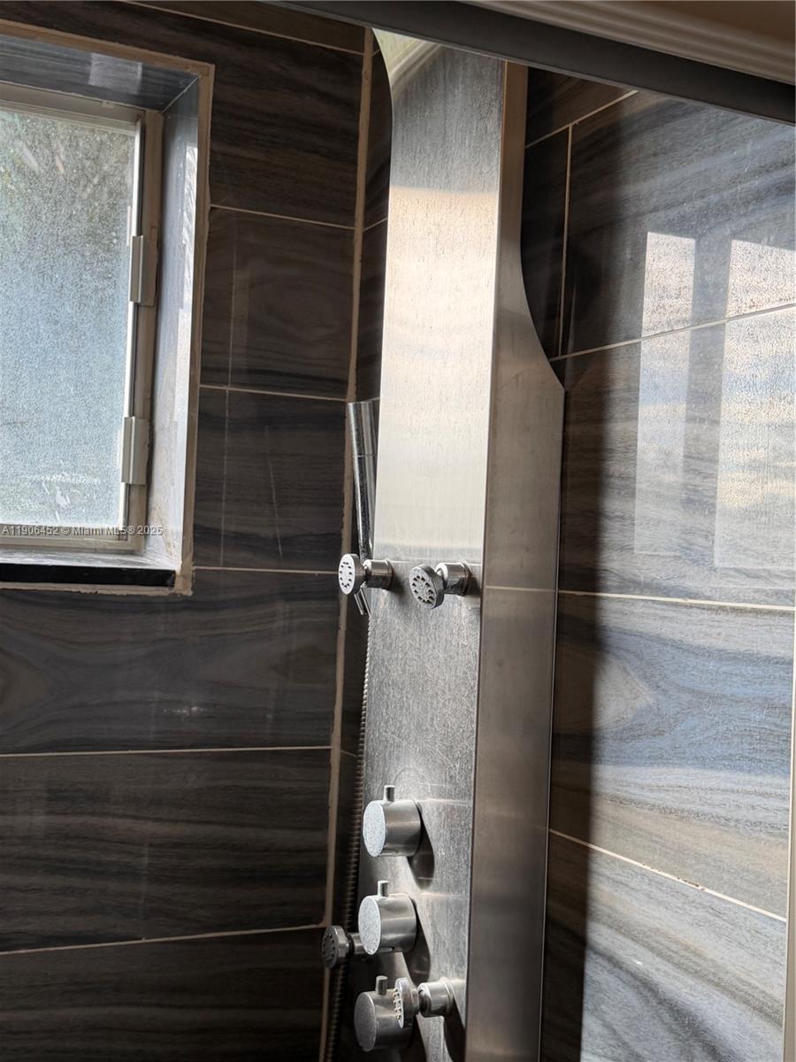 WEITZER SERENA LAKES TOWN - Residential Lease