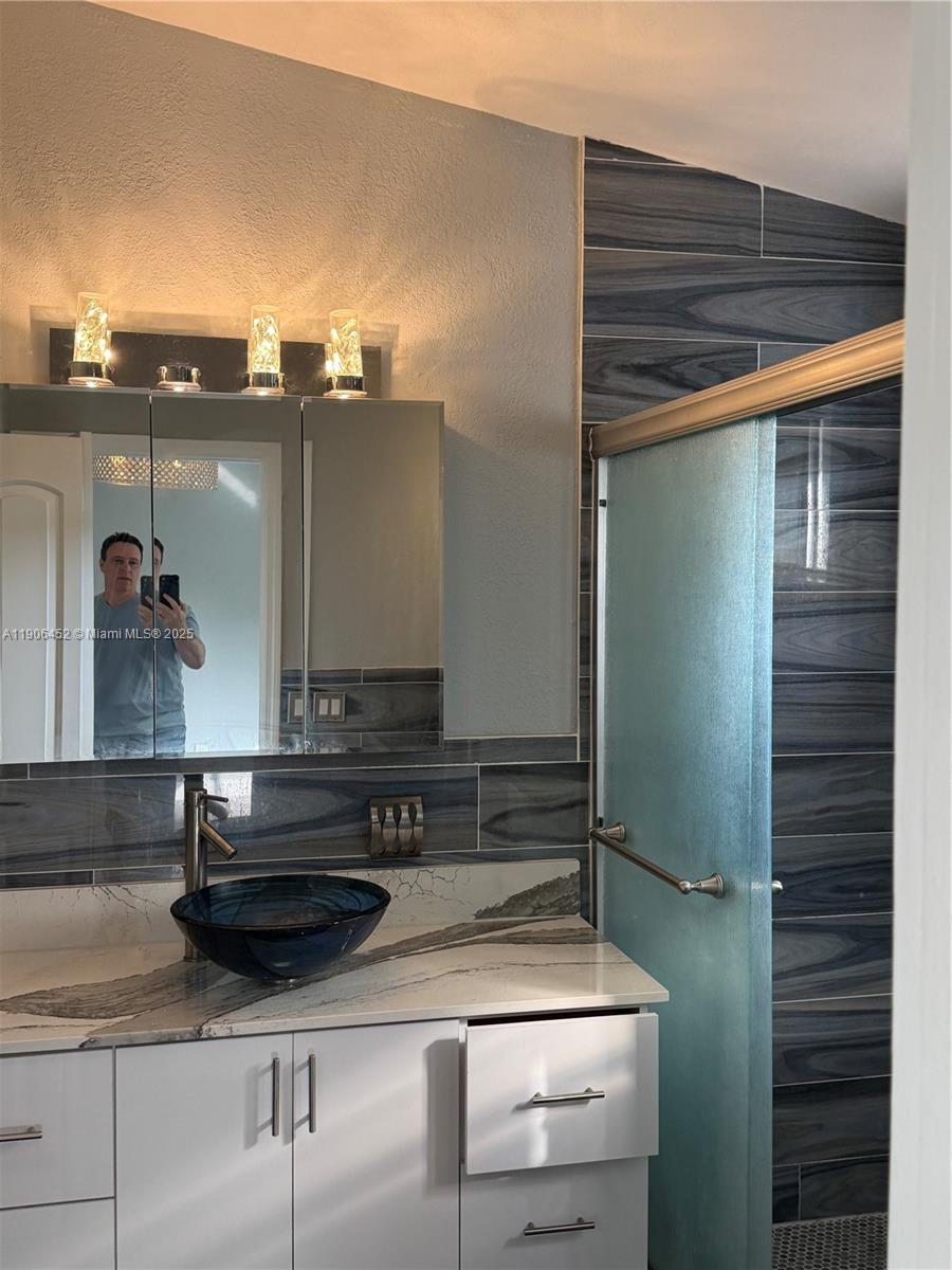 WEITZER SERENA LAKES TOWN - Residential Lease