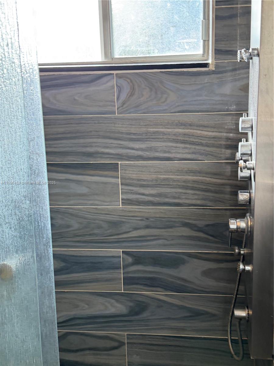 WEITZER SERENA LAKES TOWN - Residential Lease