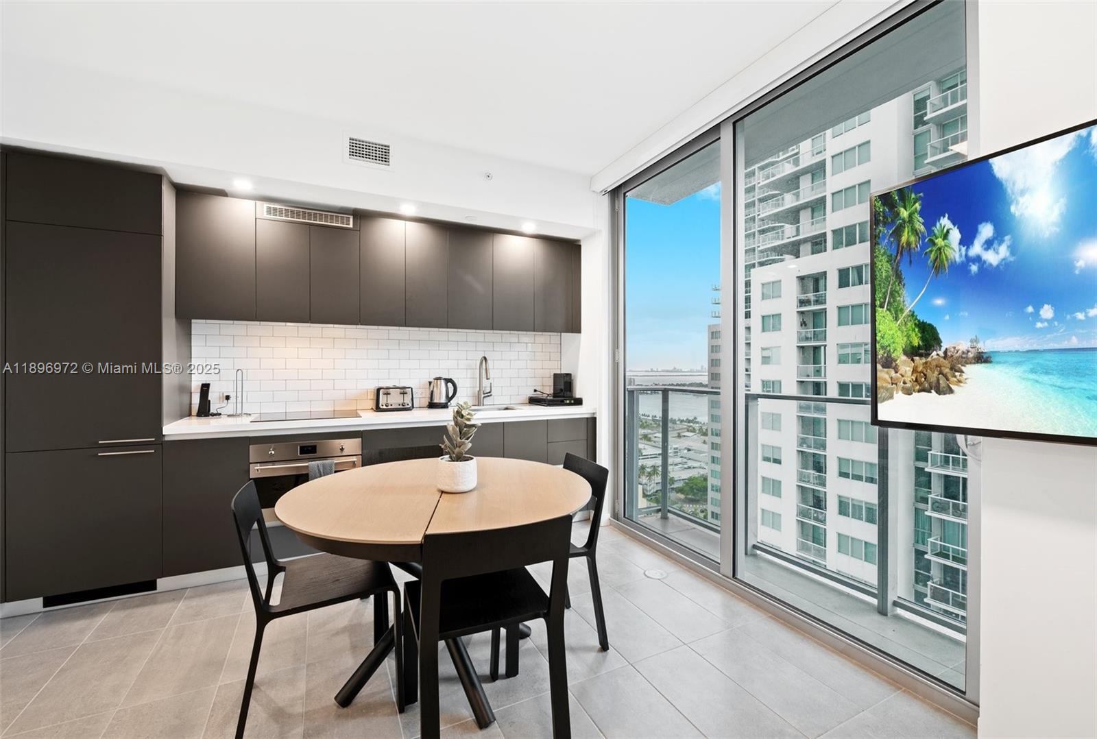 View photos, virtual tours, details... 227 NE 2nd St 2512