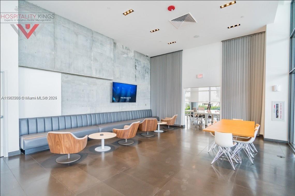 CANVAS CONDO - Residential