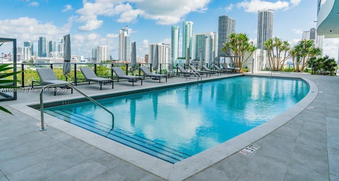 CANVAS CONDO - Residential
