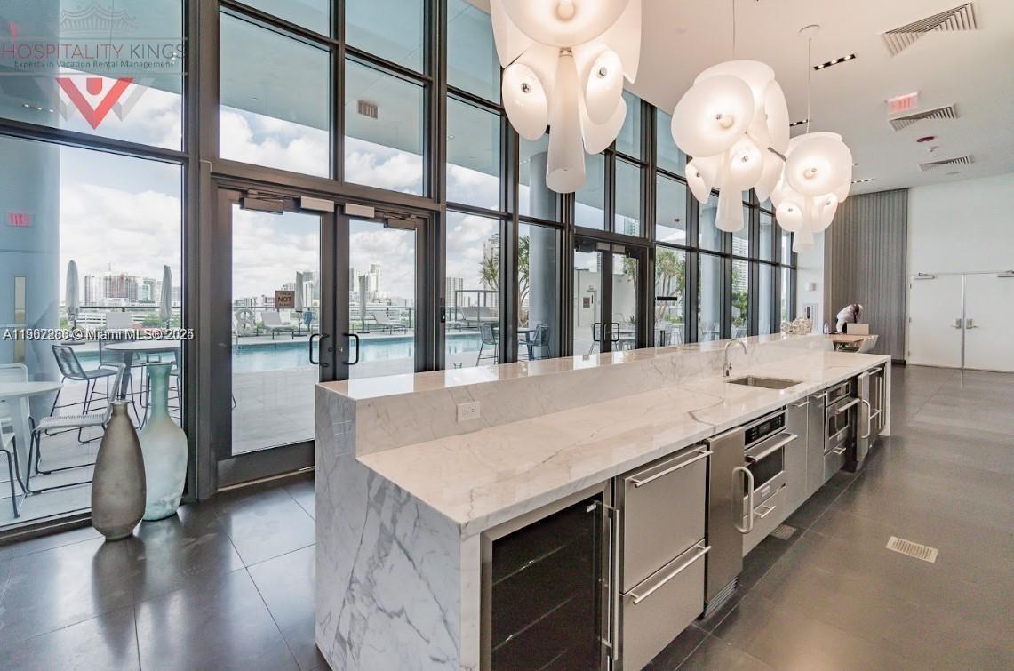 CANVAS CONDO - Residential