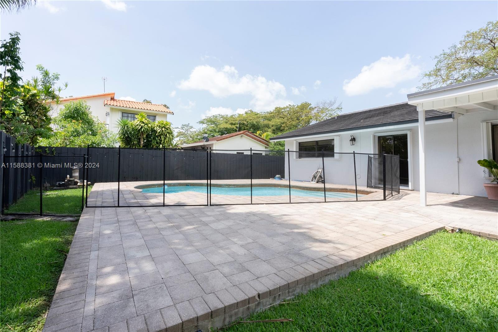 WOODFIELD - Residential Lease