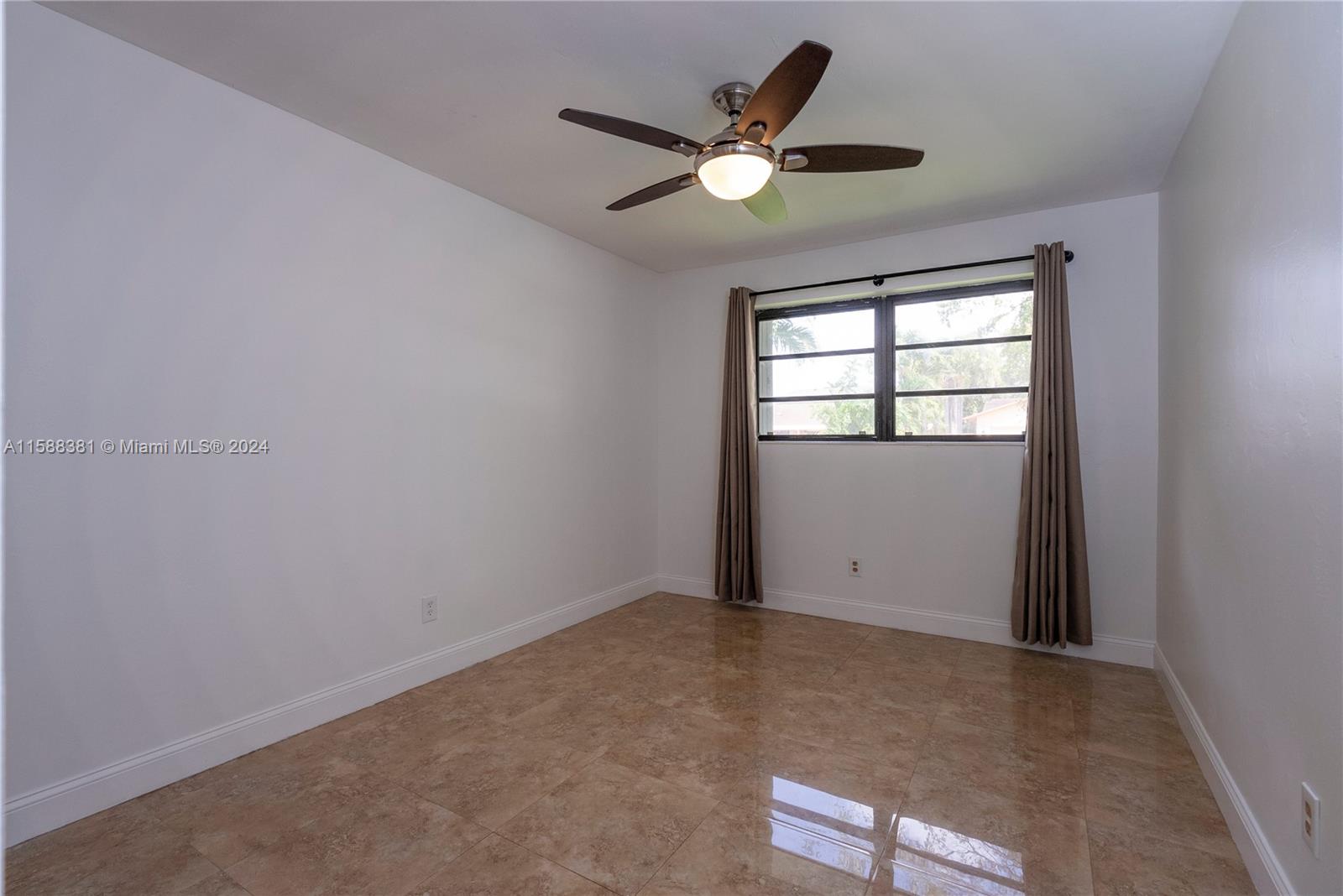 WOODFIELD - Residential Lease