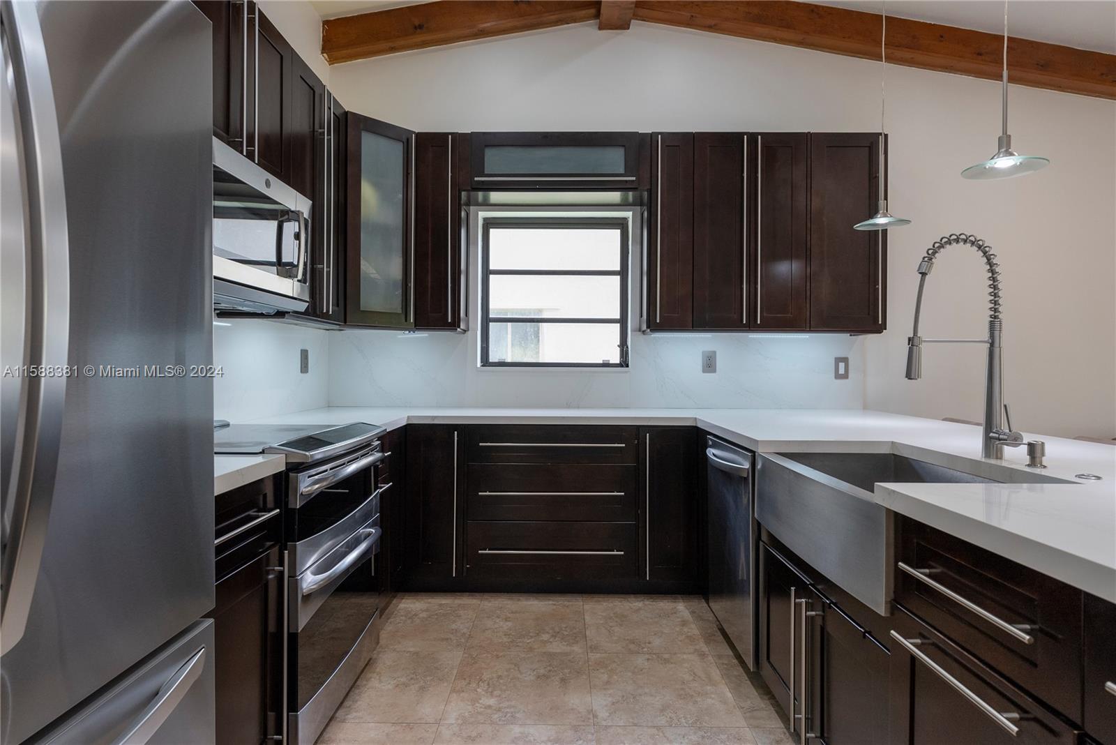 WOODFIELD - Residential Lease