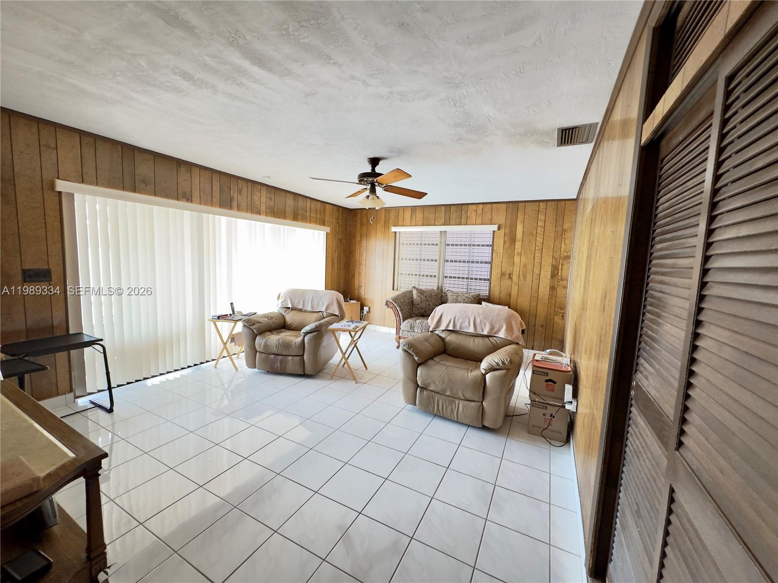 PEMBROKE LAKES SEC 1 - Residential