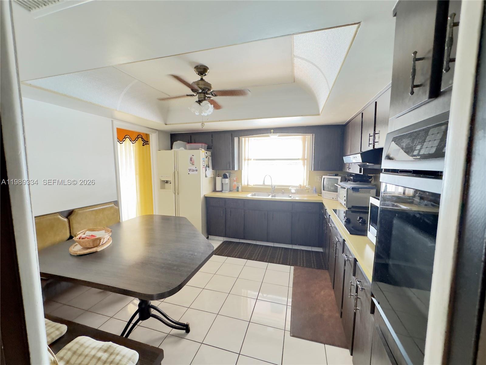 PEMBROKE LAKES SEC 1 - Residential