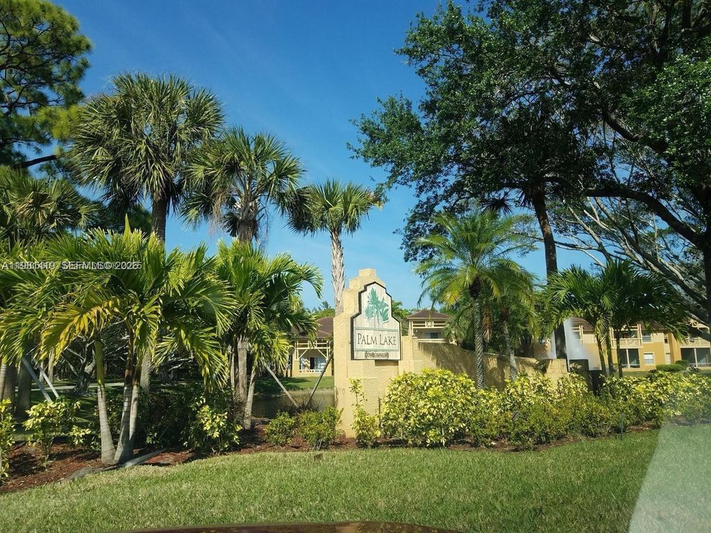 Photo of 4863 Via Palm Lks #806, West Palm Beach, FL 33417 (MLS # A11981419)