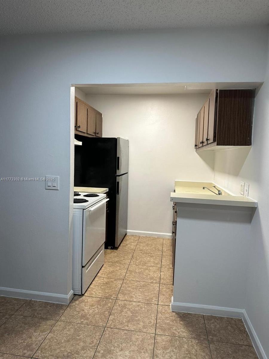 CROSS CREEK CONDO - Residential
