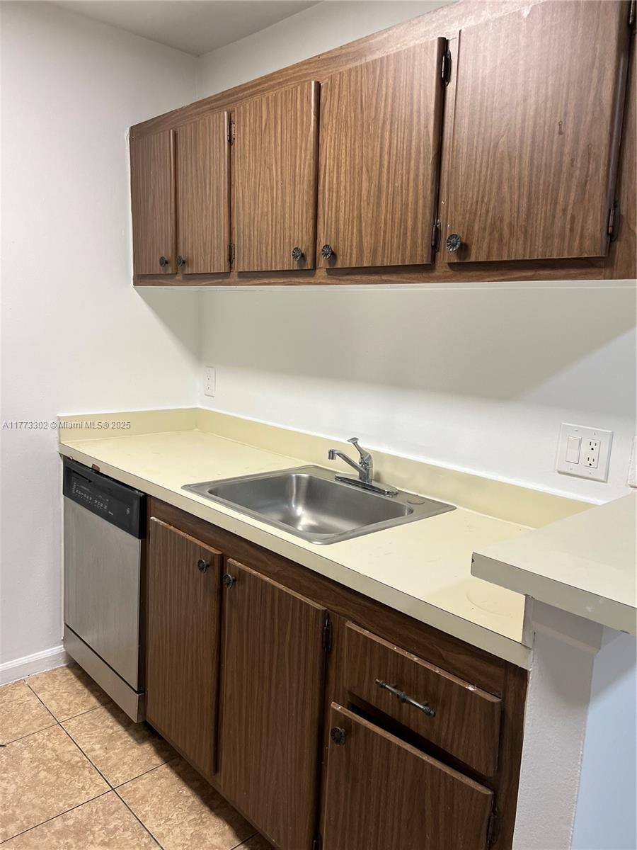 CROSS CREEK CONDO - Residential