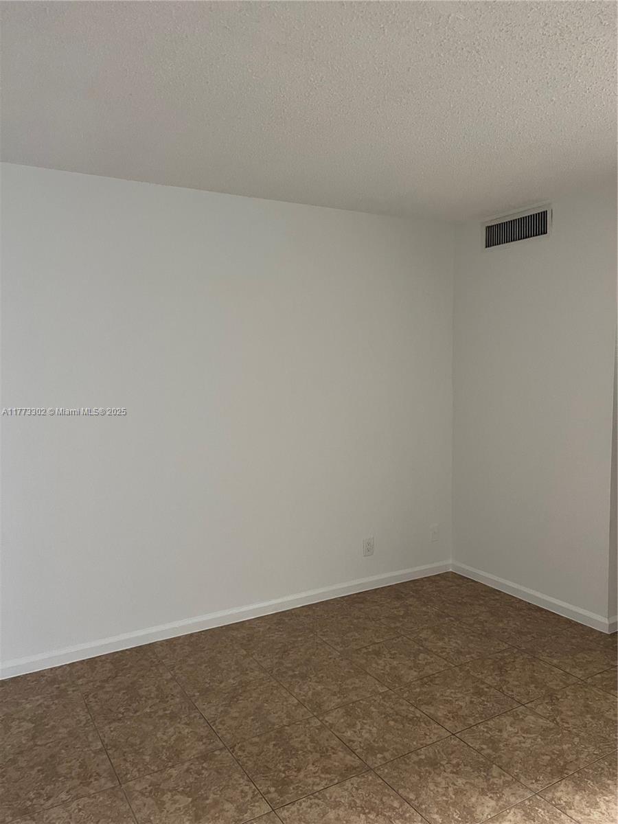 CROSS CREEK CONDO - Residential