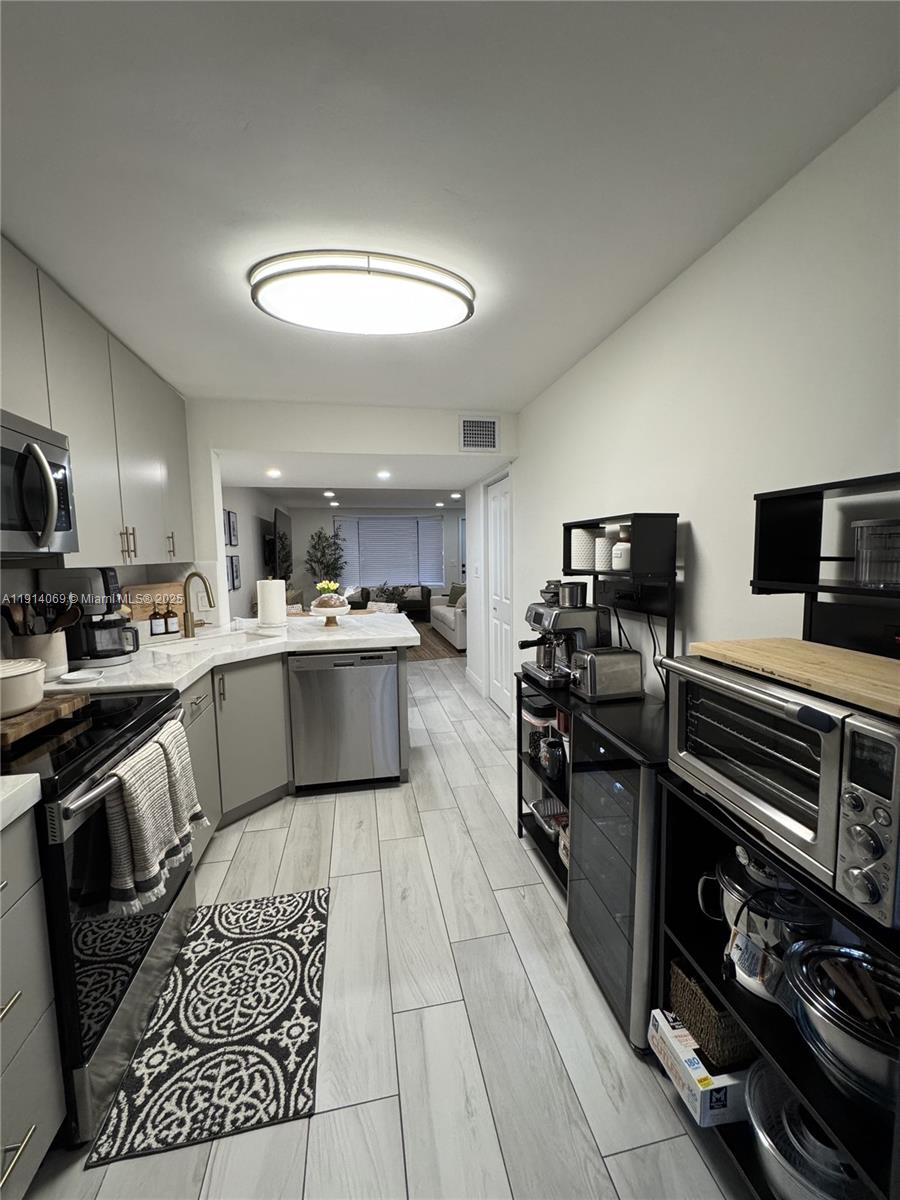 DADELAND COVE SEC 1 - Residential