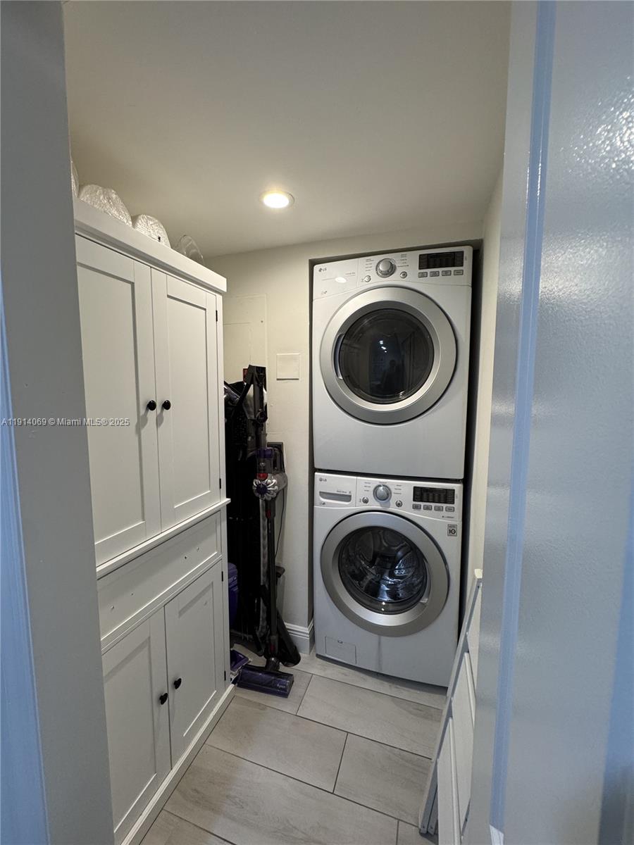 DADELAND COVE SEC 1 - Residential