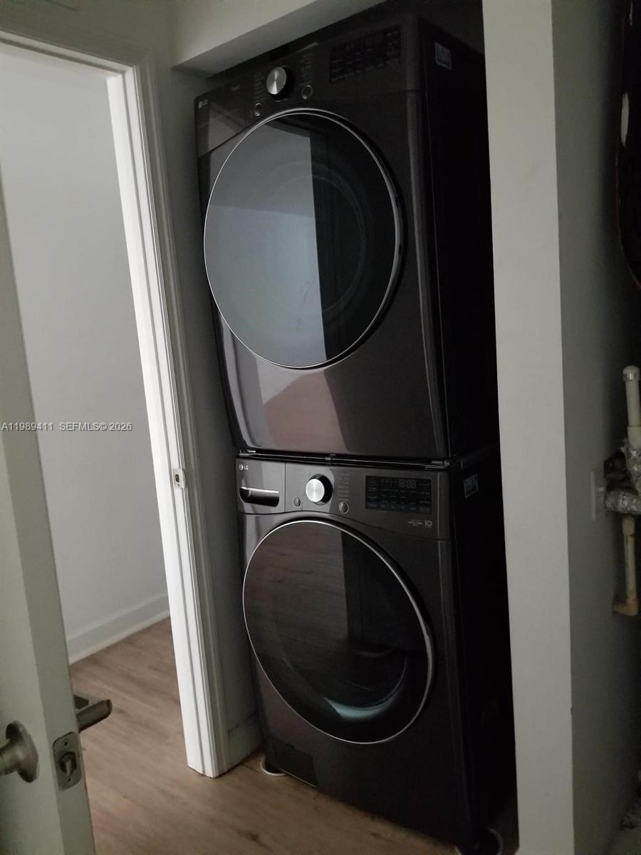 C GAB DOUGLAs SEC - Residential Lease