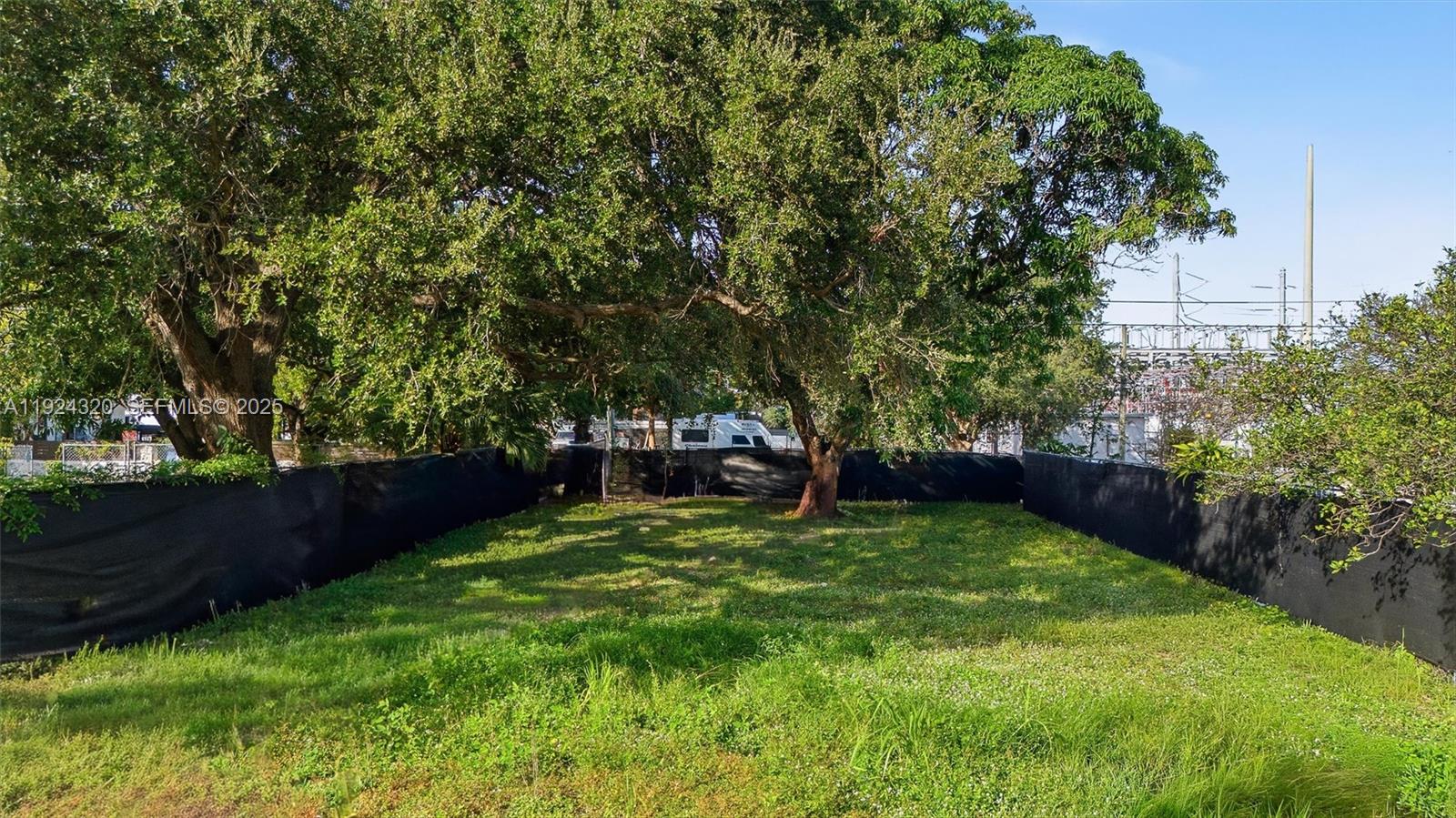 BAY VISTA PARK - Land